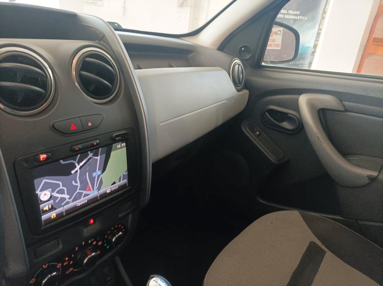 Dacia Duster 1.6 -4x2 GPL Lauréate Distr nuova!!!