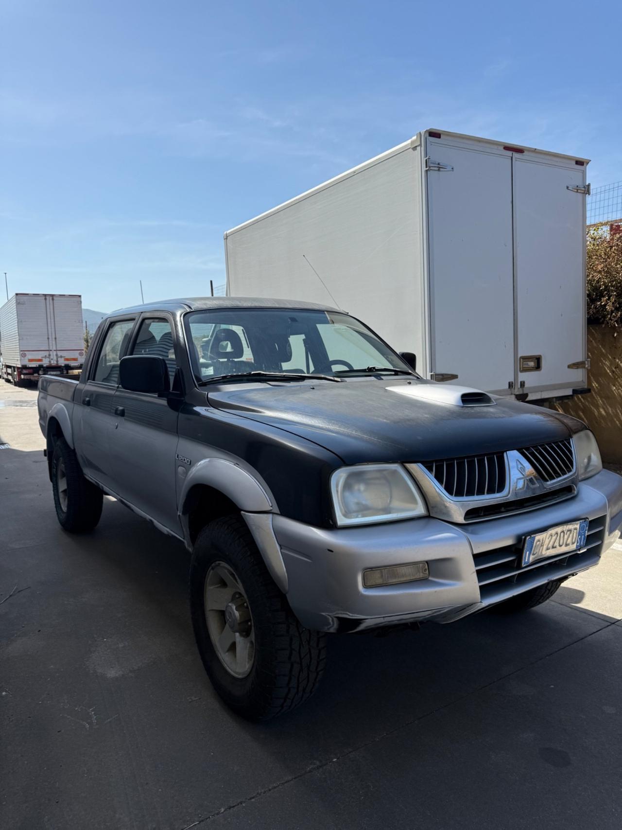 Mitsubishi L200 2.5 TDI 4WD Club Cab Pick-up GLS