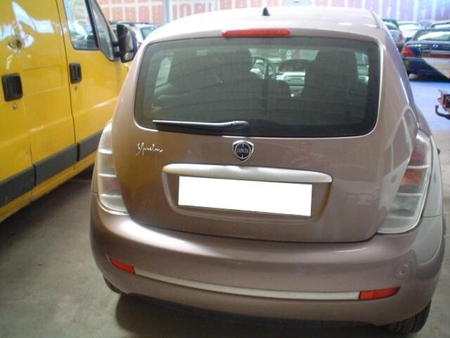Lancia Ypsilon 1.2 8V Oro