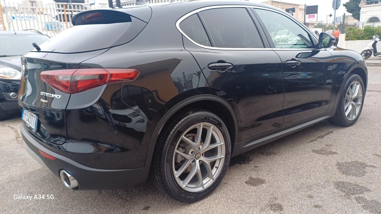 Alfa Romeo Stelvio 2.2 210 CV AT8 Q4 Executive