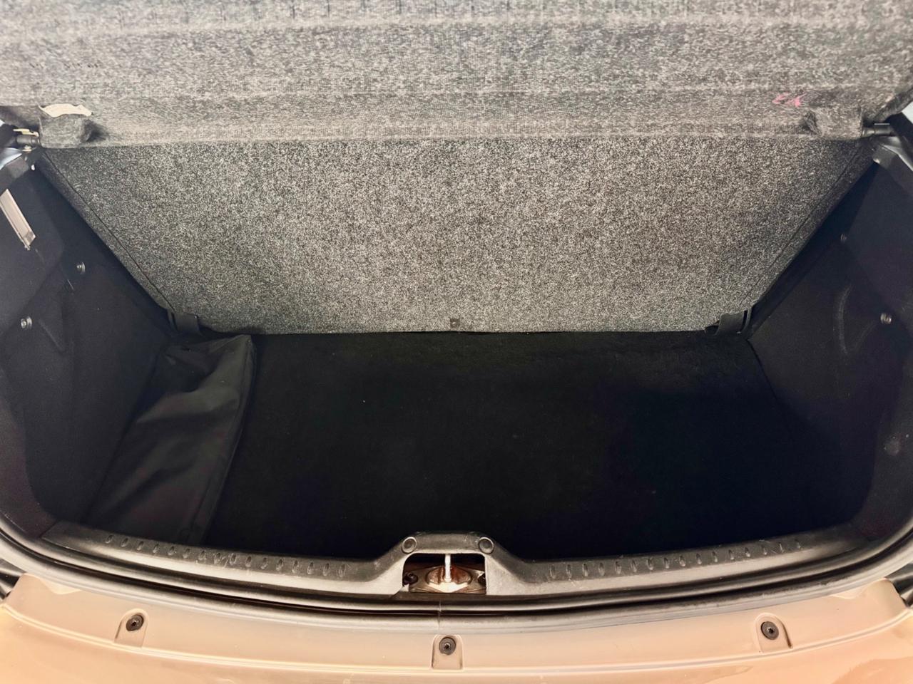 Lancia Ypsilon 1.2 Argento ideale neopatentati