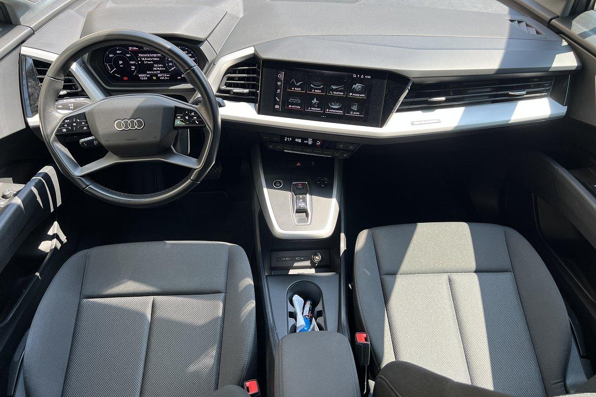 AUDI Q4 35 e-tron Business Advanced