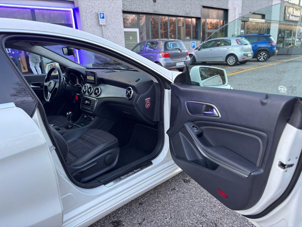 Mercedes-benz CLA 200 d Premium