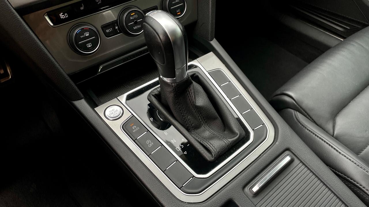 VOLKSWAGEN PASSAT VARIANT 2.0 ALLTRACK 4 MOTION DSG EXECUTIVE BMT 190CV - TETTO, PELLE, VIRTUAL COCKPIT