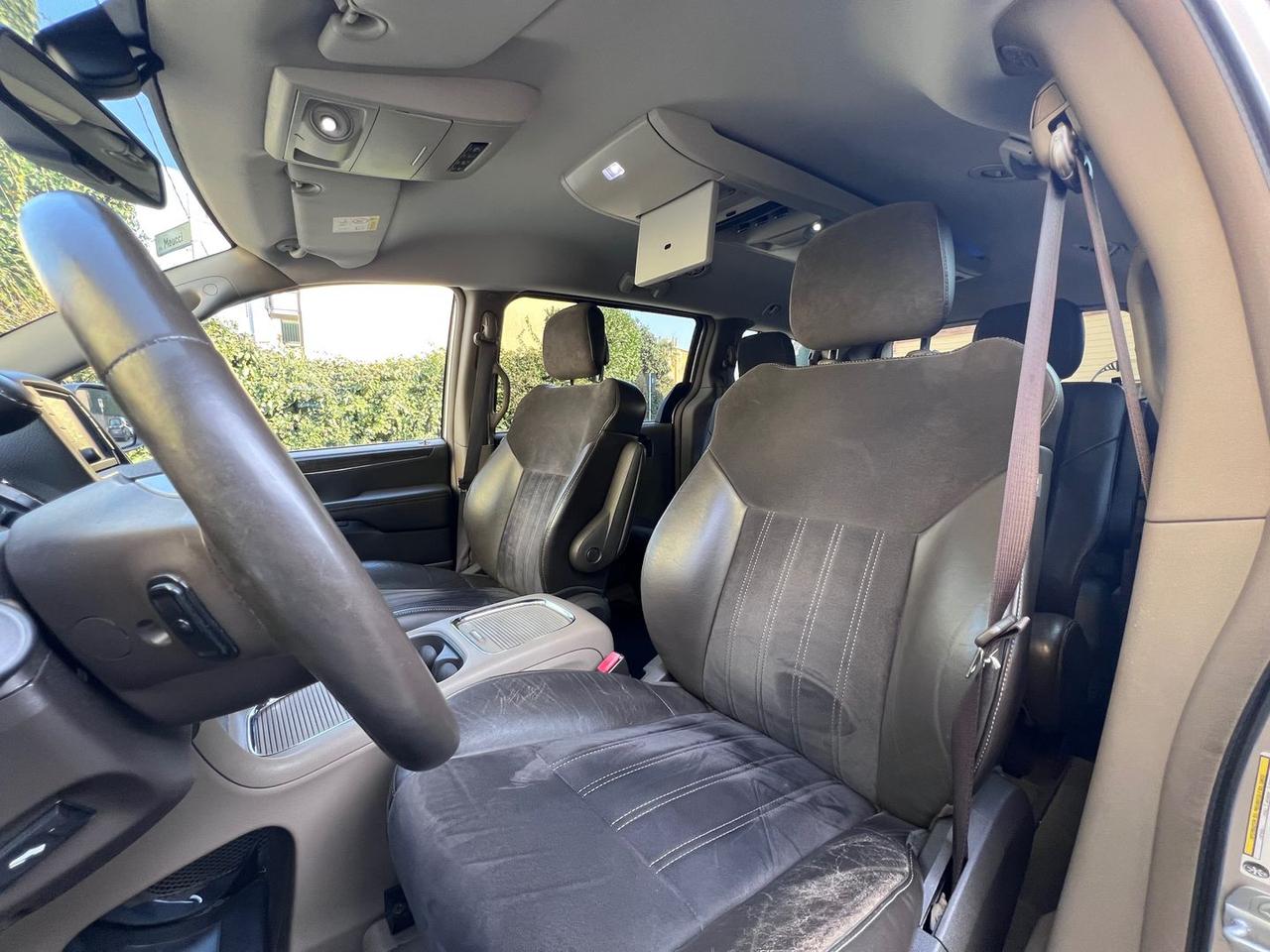 Lancia Voyager 2.8 D Platinum #9528