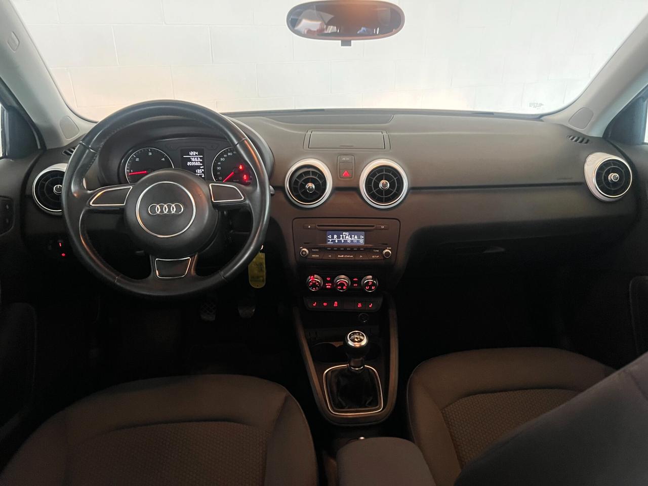 Audi A1 spb 1.6 tdi 90 cv S-LINE ESTERNO OK NEOPATENTATI