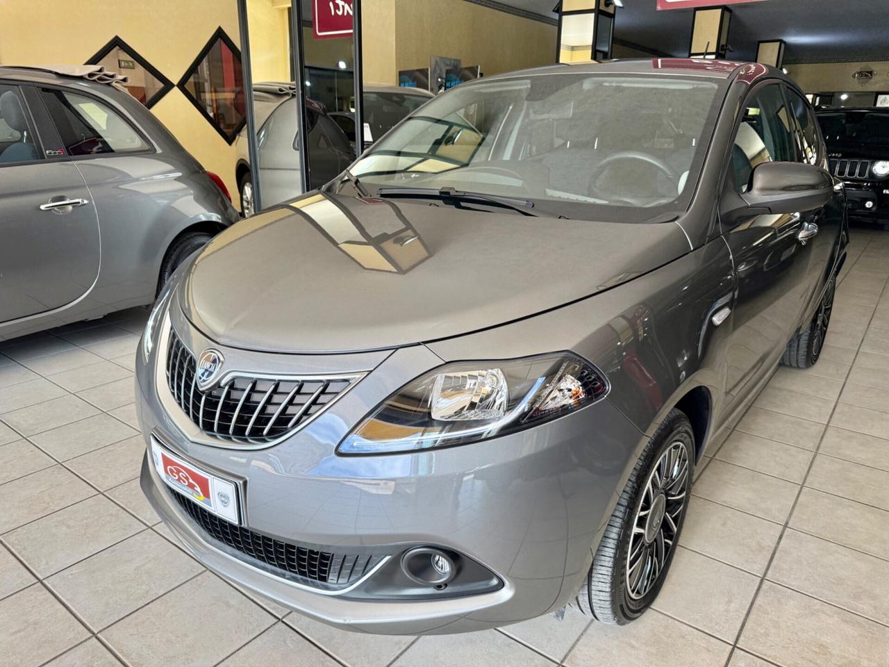 Lancia Ypsilon 1.0 FireFly 5 porte S&S Hybrid Platino