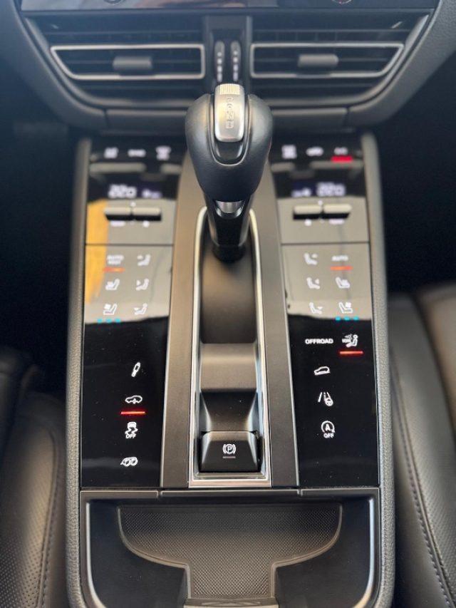 PORSCHE Macan 2.0 T //TETTO//21//BOSE//