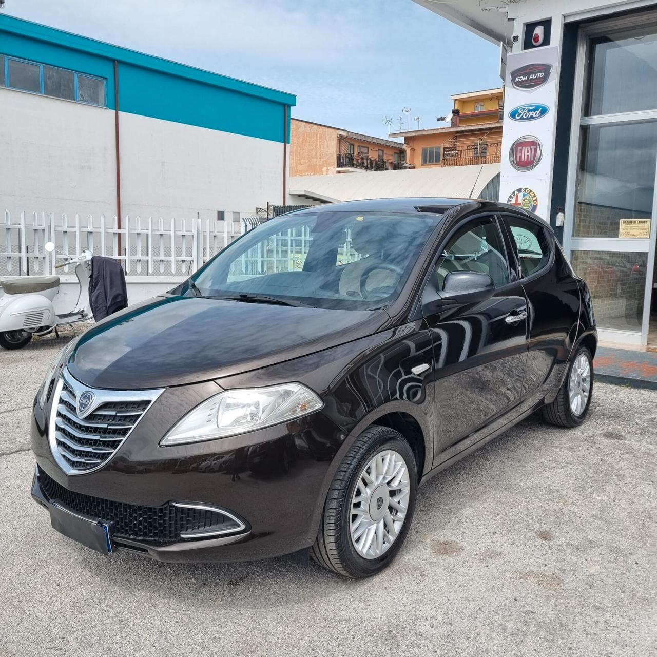 Lancia Ypsilon 1.2 69 CV Unyca