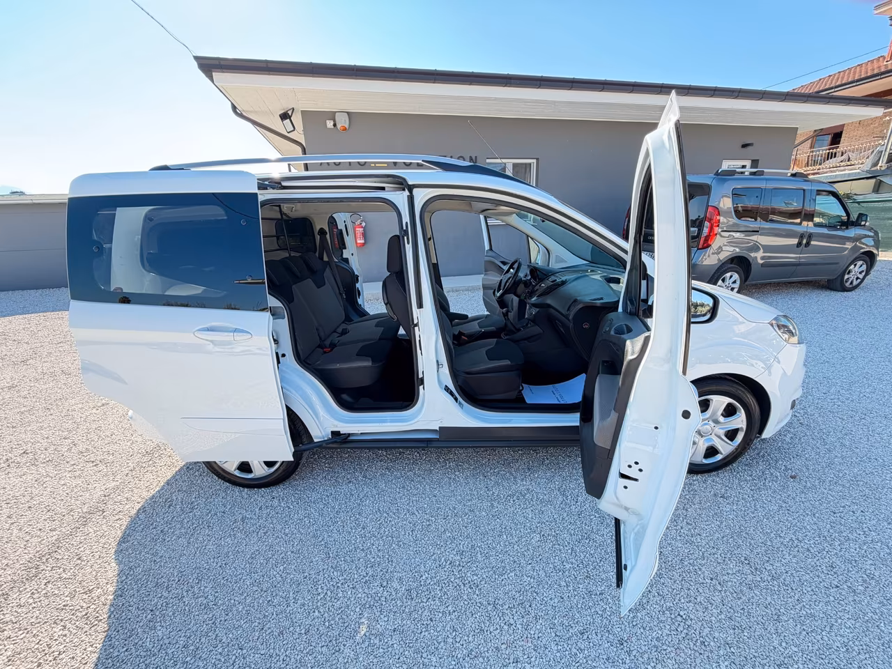 Ford Tourneo Courier 1.5 TDCI 95 cv 136.705 km unico proprietario autocarro