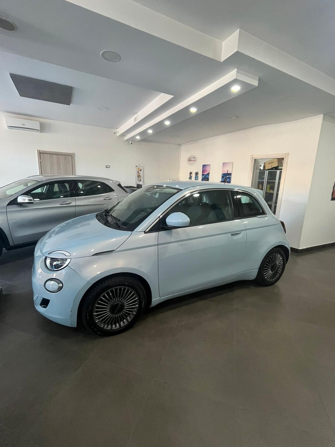 Fiat 500 500e Berlina 42 kWh Passion