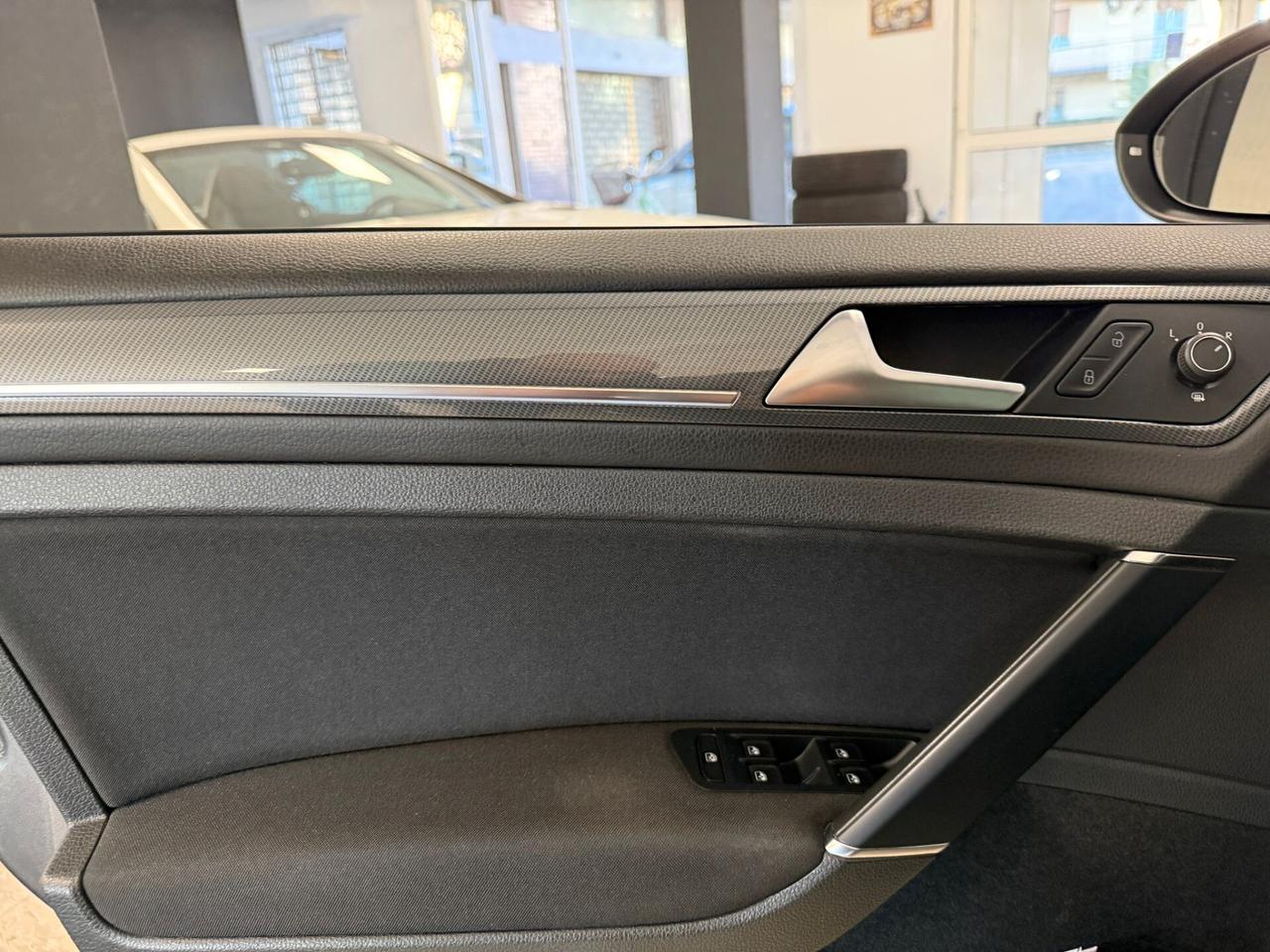 Volkswagen Golf 1.6 TDI 115 CV 5p. Executive BlueMotion Technology R-Line