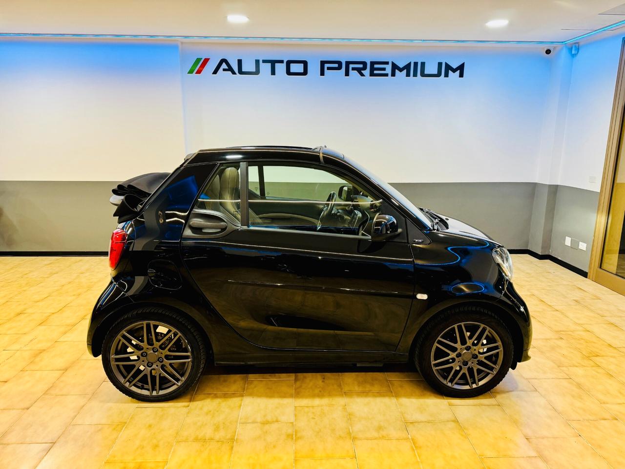 Smart ForTwo 90CV Brabus 0.9 Cabrio Autom / RetroCam Touch
