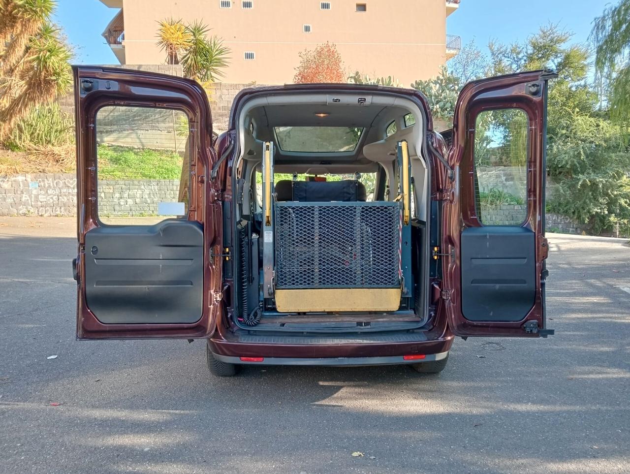 Fiat Doblo Pianale ribassato con rampa disabili in carrozzina