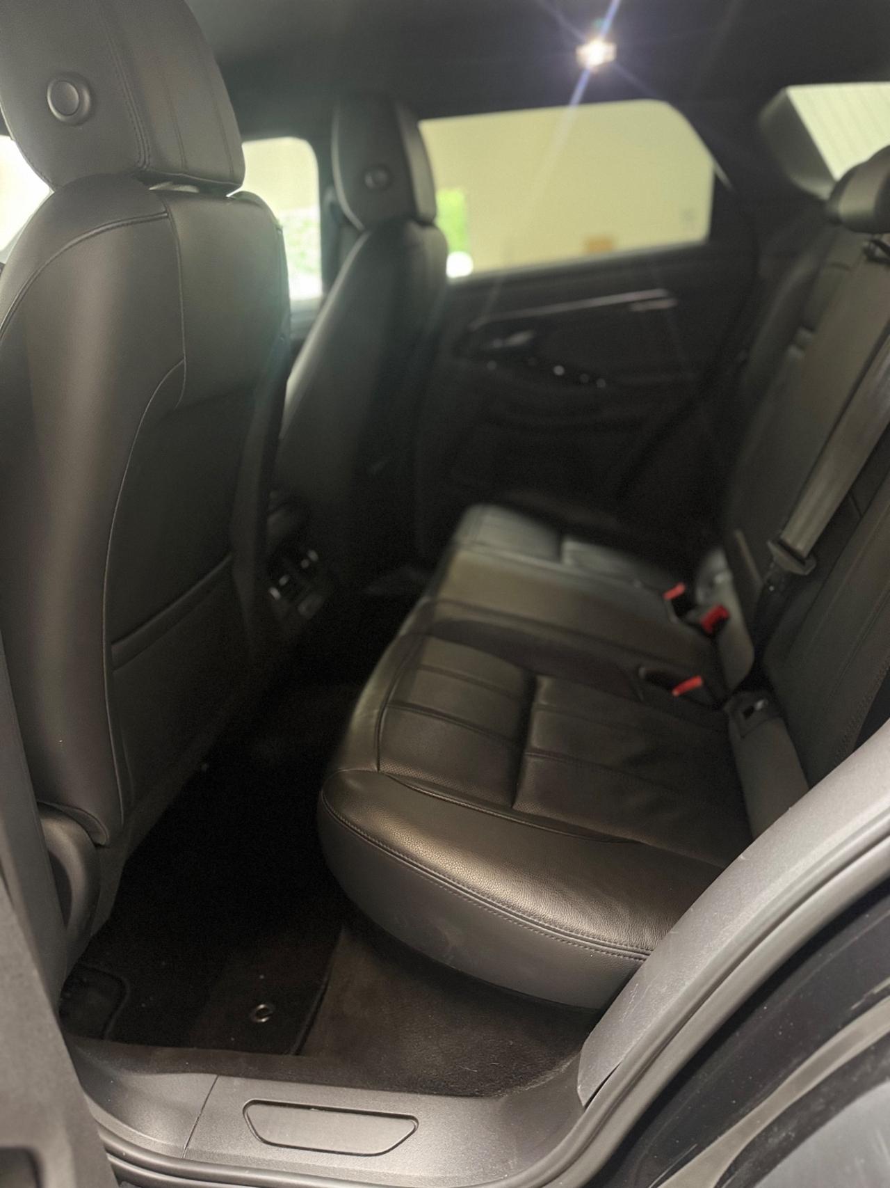 RANGE ROVER EVOQUE AUTOCARRO IBRIDA TOTAL BLACK