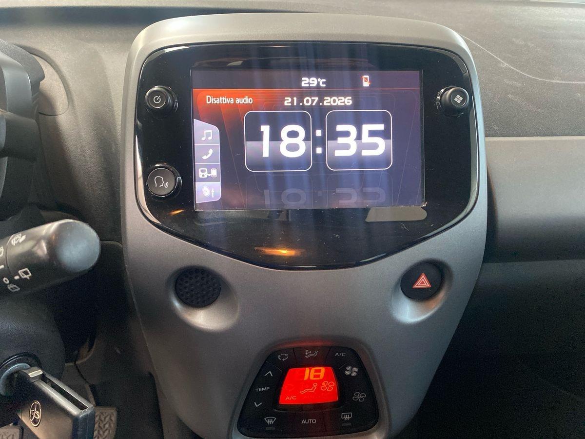 TOYOTA Aygo 2ª serie - Aygo Connect 1.0 VVT-i 72 CV 5 porte x-play