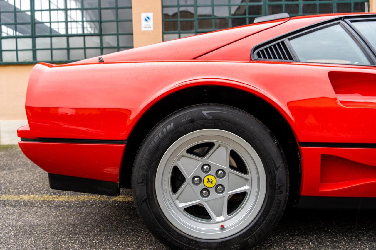 Ferrari 208 GTB Turbo Intercooler 255CV -TARGA ORO ASI