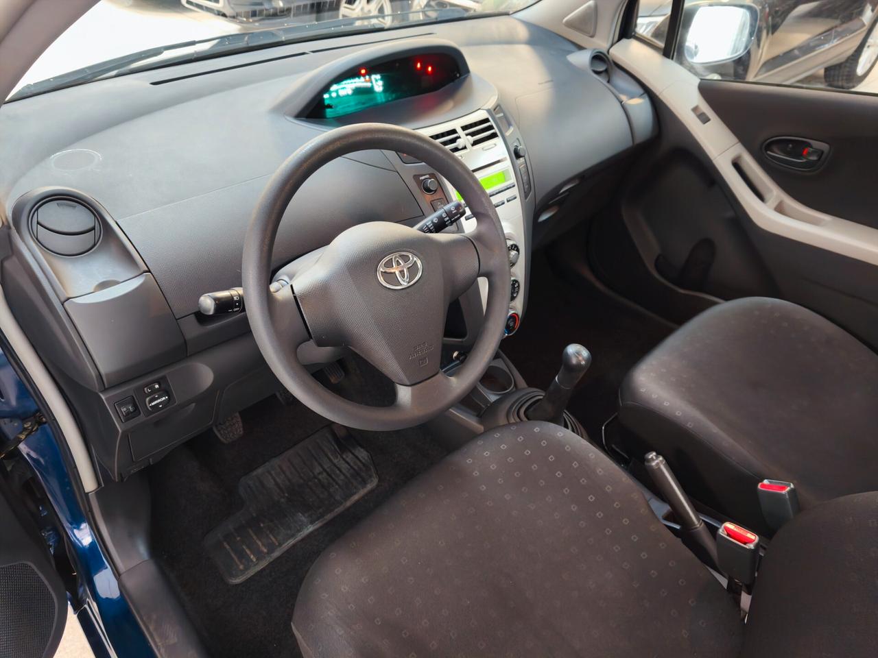 Toyota Yaris 1.0 5 porte