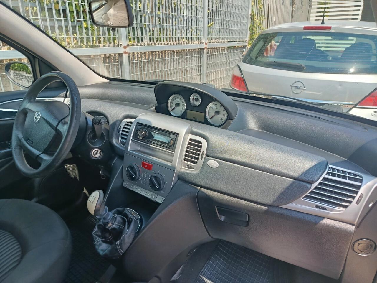 Lancia Ypsilon 1.4 Platino Ecochic GPL