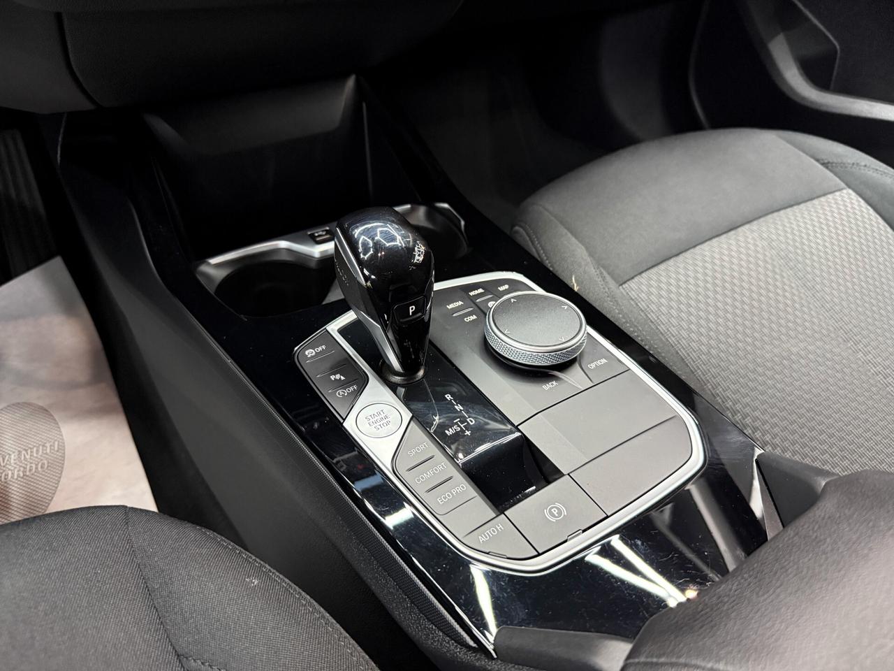 Bmw 118 118d 5p. Business Advantage