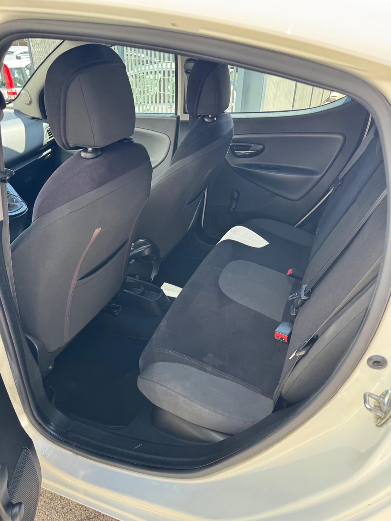 Lancia Ypsilon 1.2 69 CV 5 porte GPL Ecochic Gold