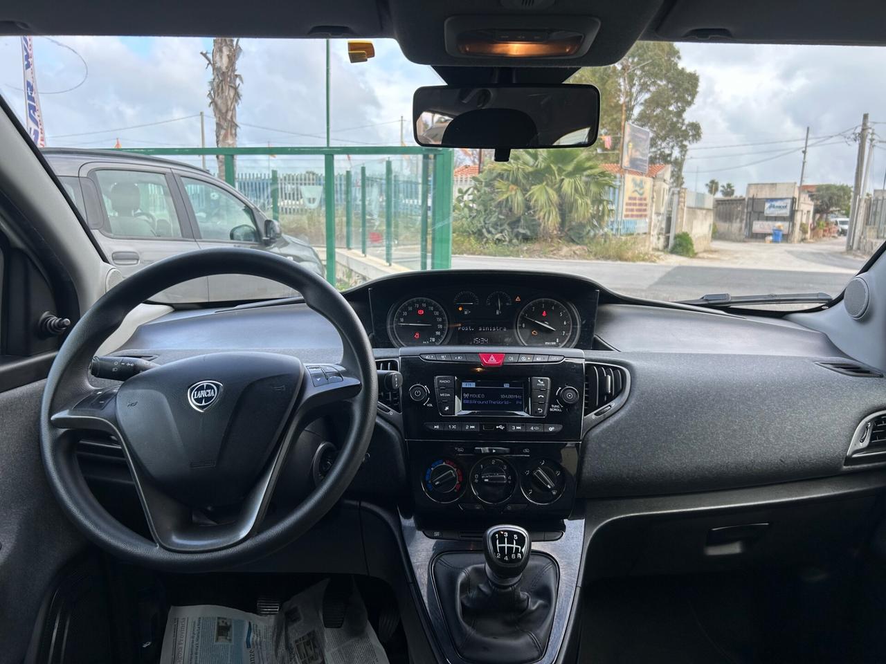 Lancia Ypsilon 1.0 FireFly 5 porte S&S Hybrid Ecochic Silver