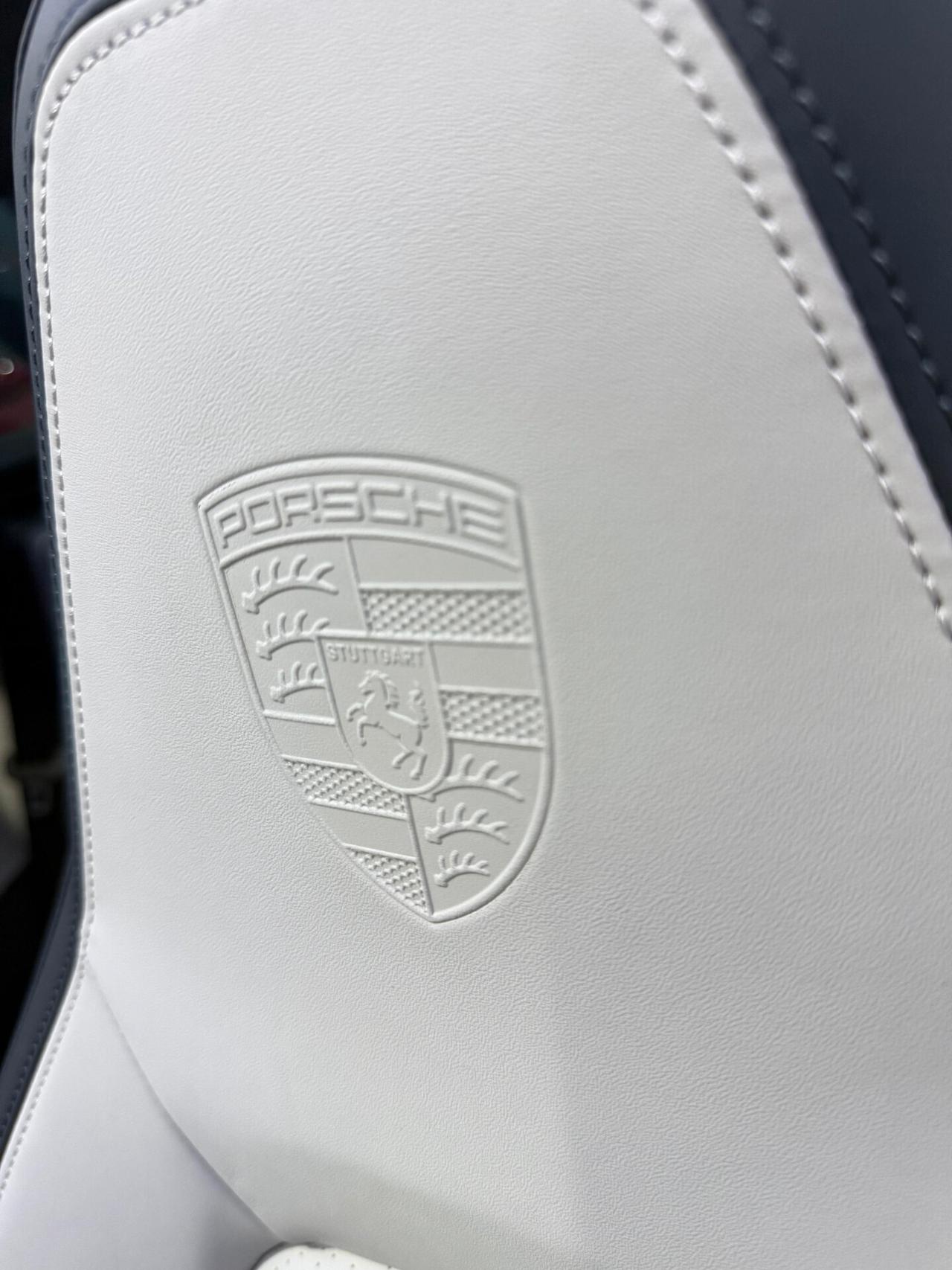 Porsche 911 TARGA 4S GTS