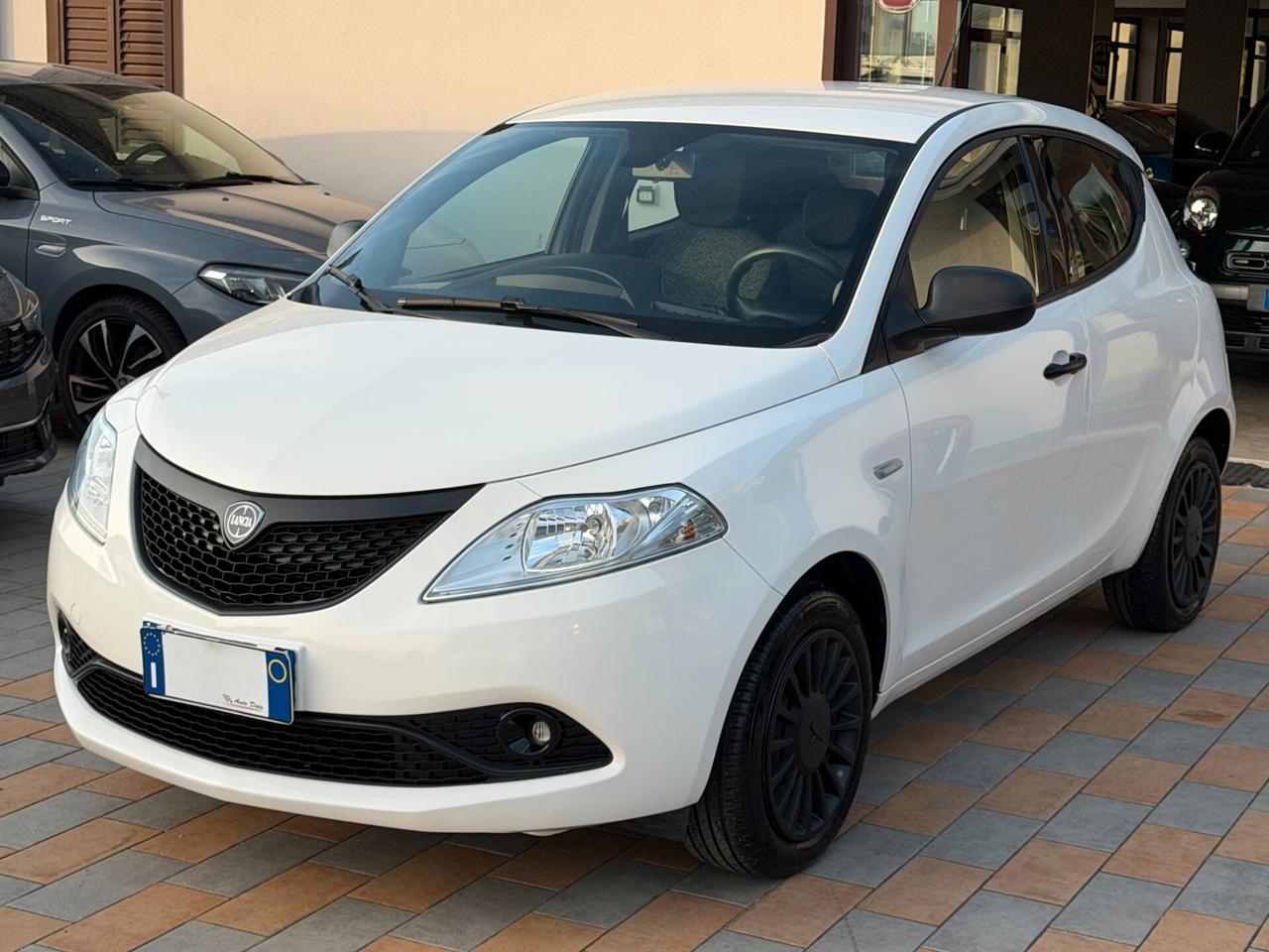 Lancia Ypsilon 1.2 69 cv. ELEFANTINO BLU