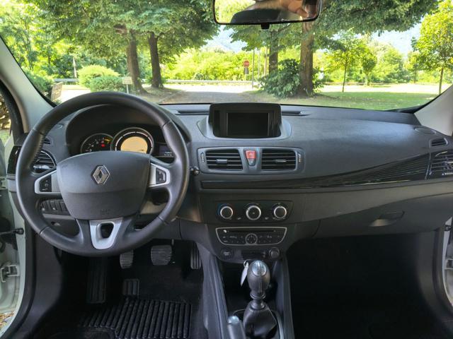 RENAULT Megane Mégane 1.6 16V SporTour Attractive