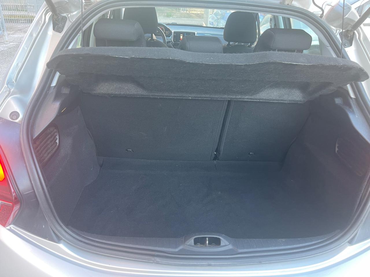 Peugeot 208 82 5 porte Allure SI NEOPATENTATI