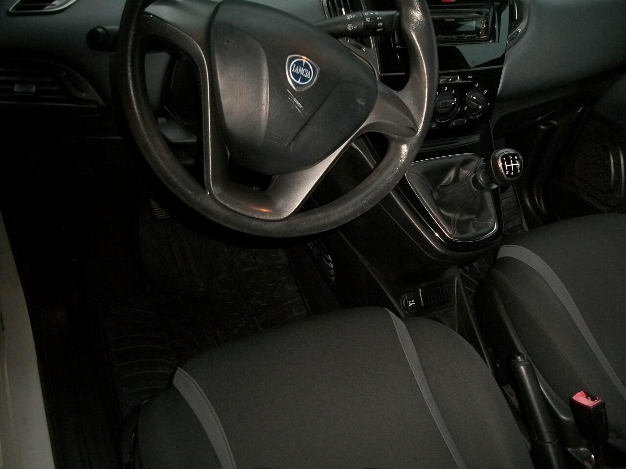 Lancia Ypsilon 1.2 69 CV 5 porte GPL Ecochic Gold DEL 2017 UNICO PROPRIETARIO MONTATO DALLAFABRICA LANCIAGARANZIA UN ANNO