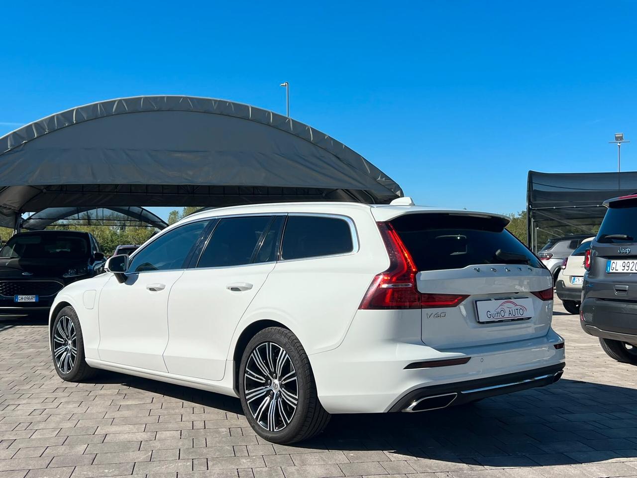 Volvo V60 T6 Recharge AWD Plug-in Hybrid Inscription