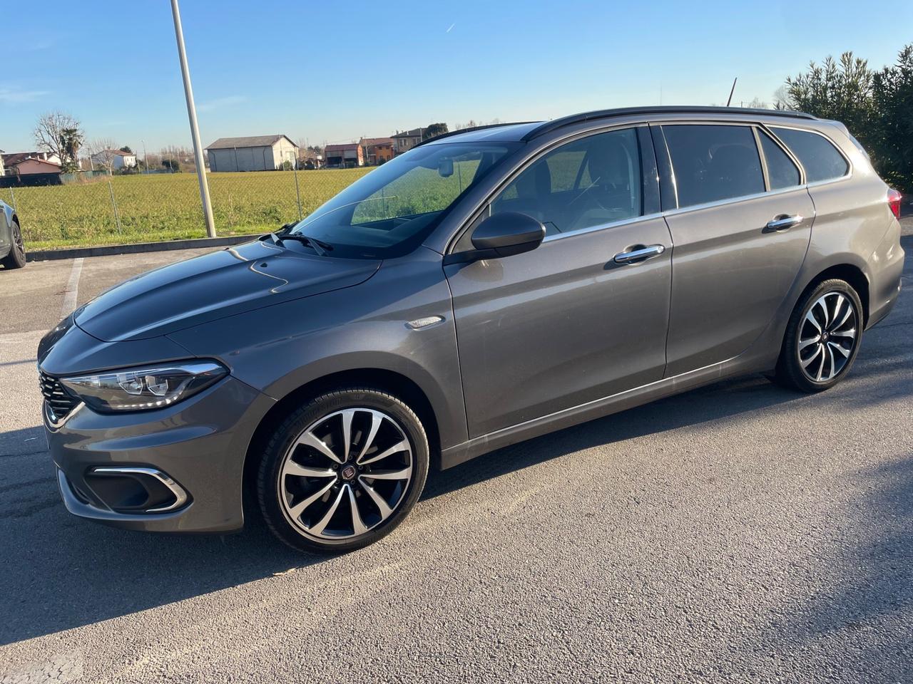 Fiat Tipo 1.6 Mjt anno 2017 navi pronta al uso