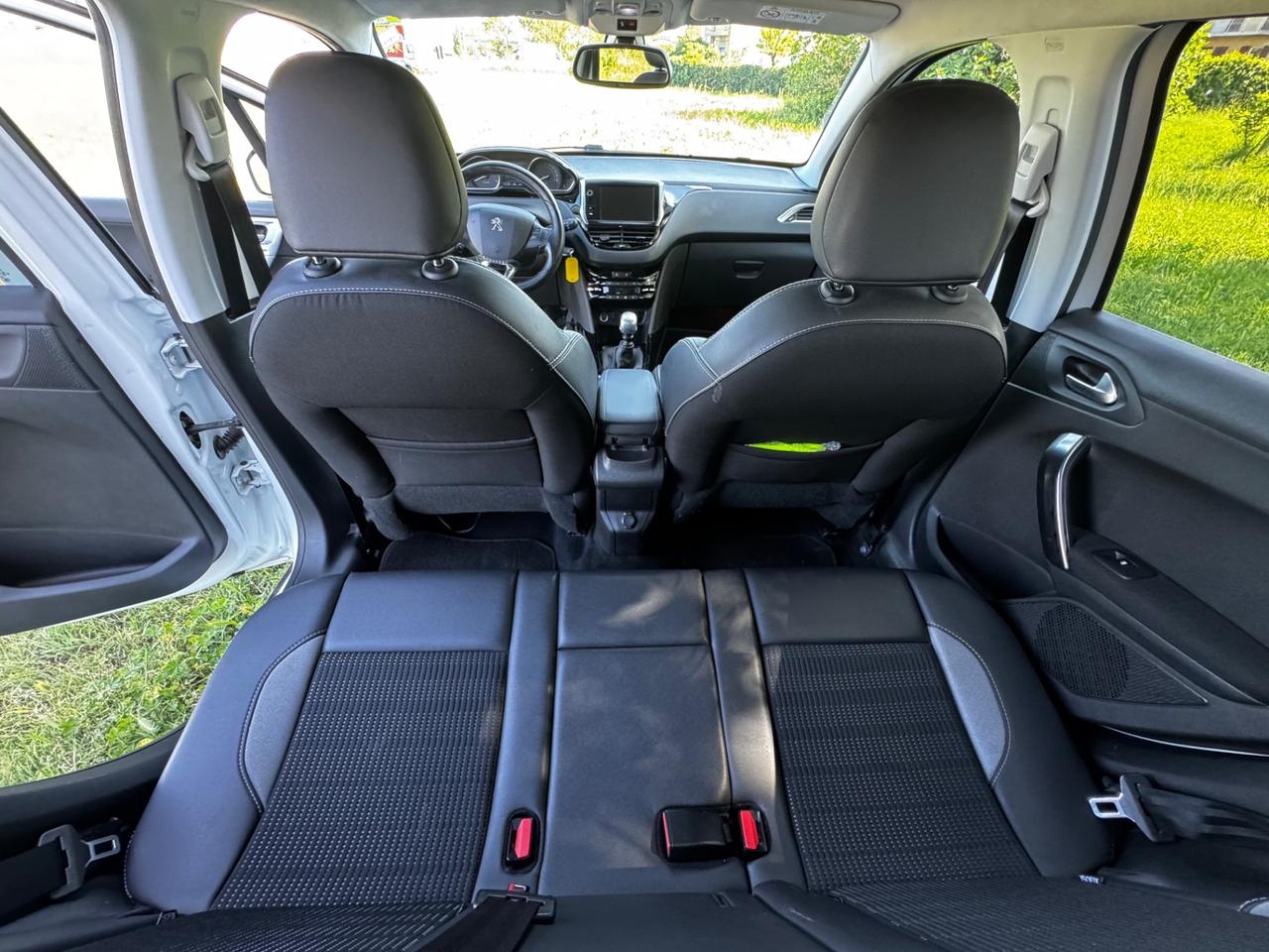 Peugeot 2008 BlueHDi 120 S&S Allure Neo P ok