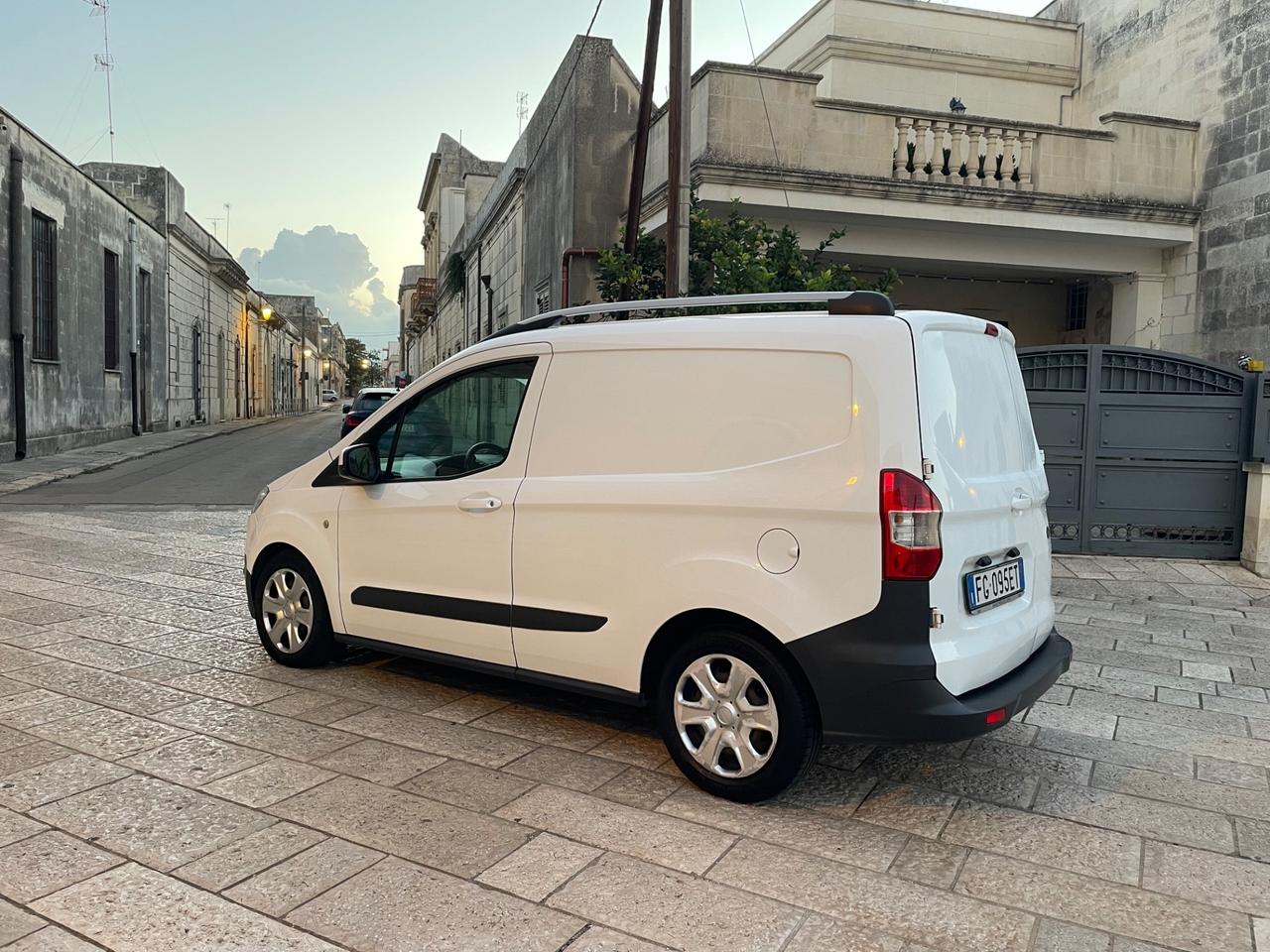 Transit Courier 1500 TDCI