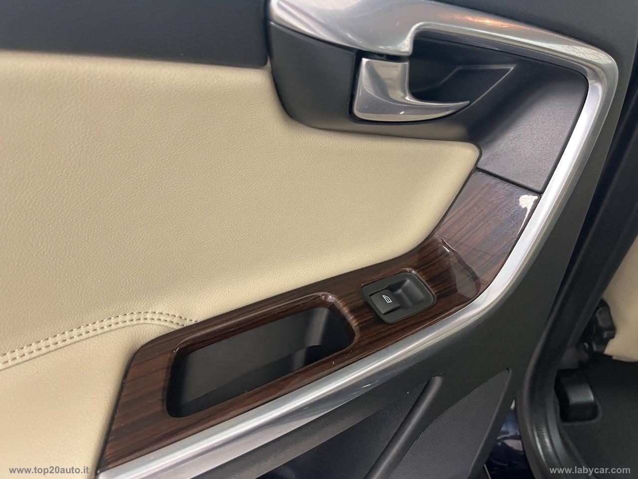 VOLVO XC60 D3 Business Plus|MANUALE|PELLE TOT