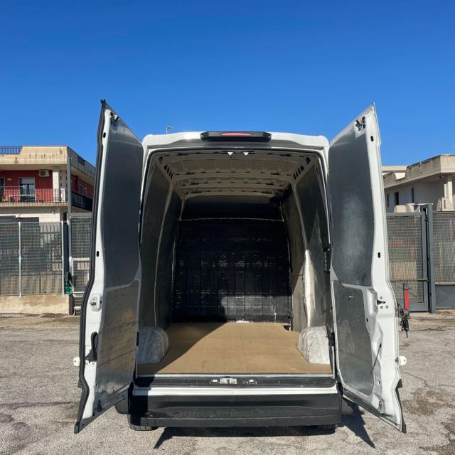 IVECO DAILY 35S12 VH2 FURG.P.MEDIO/CORTO 3 PTI-2019