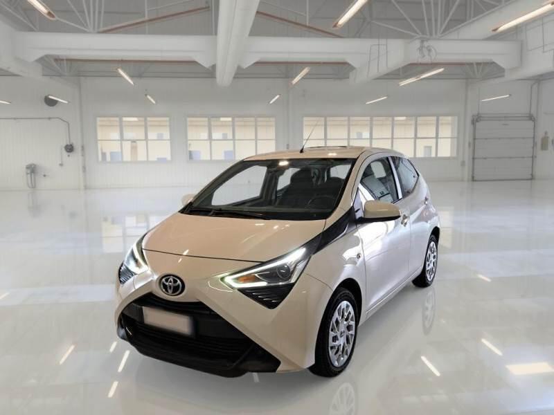 Toyota Aygo Connect 1.0 VVT-i 72 CV 5 porte x-cool