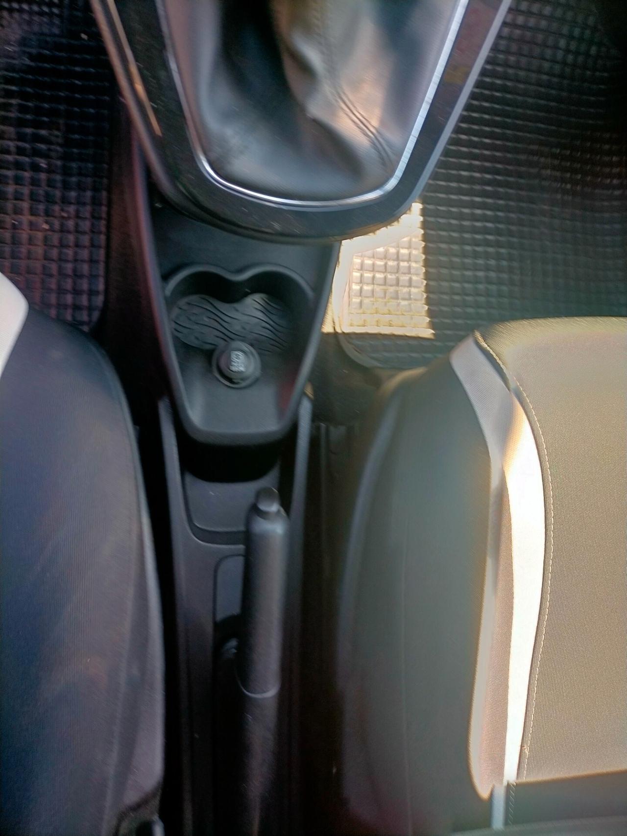 Lancia Ypsilon 1.2 69 CV 5 porte Silver