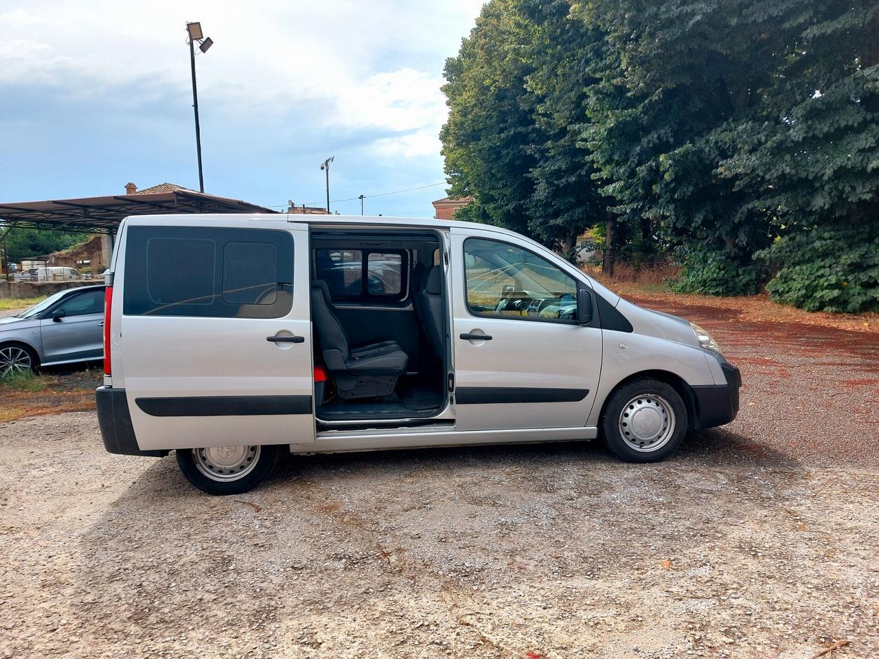 Peugeot Expert 2.0 HDi 120CV 9 posti - 2009