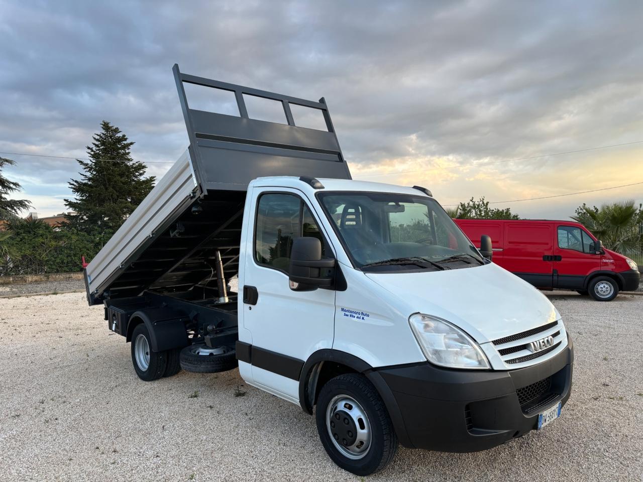 Iveco Daily 35C18 RIBALTABILE TRILATERALE