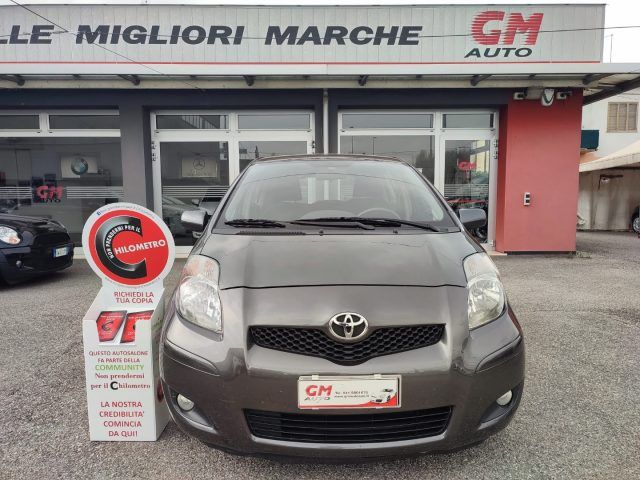 TOYOTA Yaris 1.0 5 porte