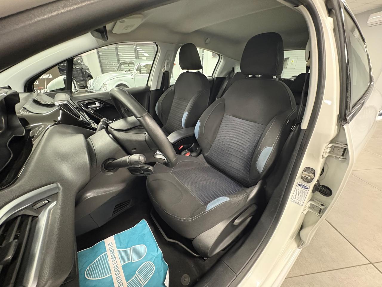 Peugeot 208 1.6 hdi 92 CV 2013 neopatentati