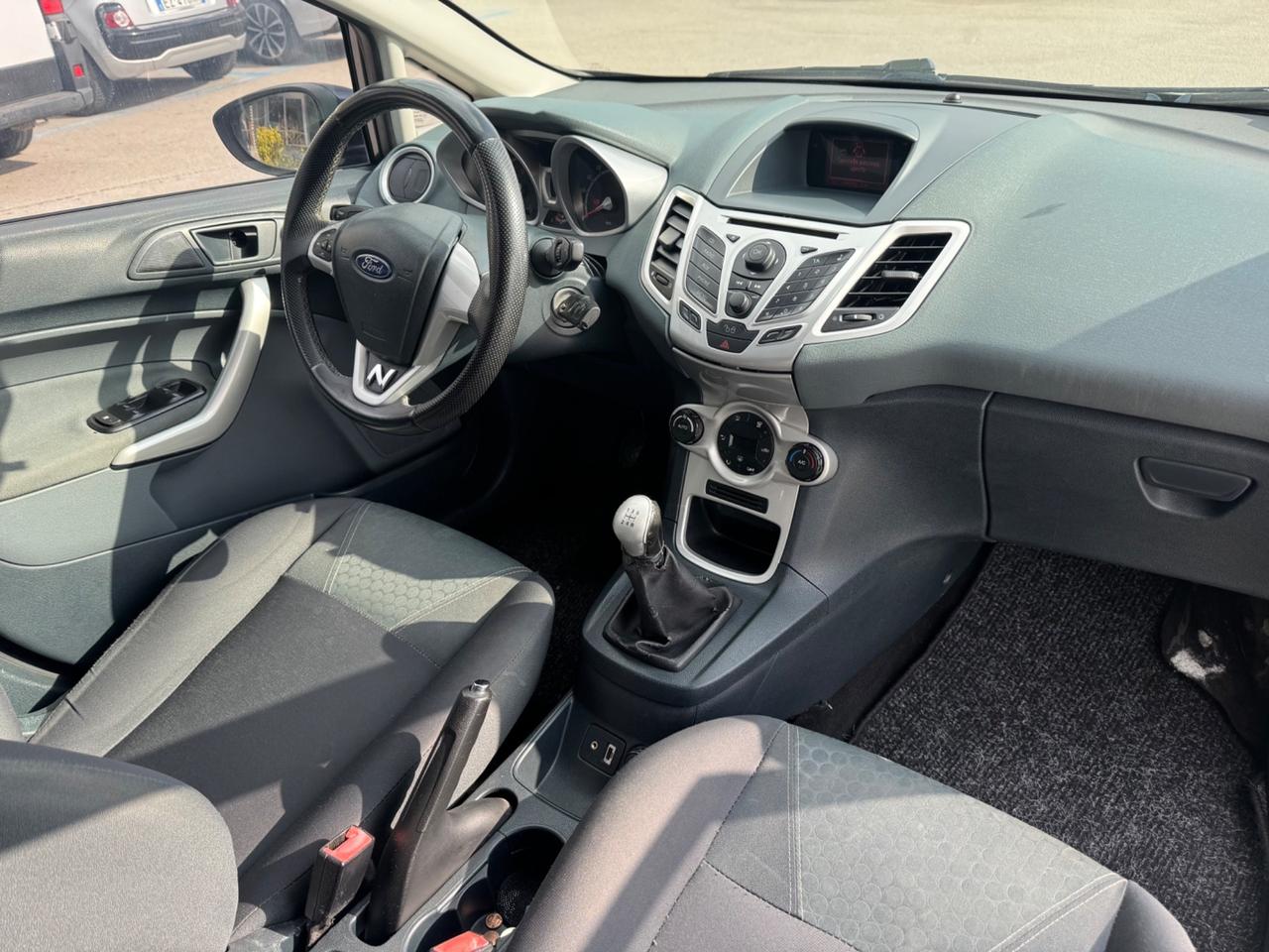 Ford Fiesta 1.6 TDCi 90CV 5 porte DPF Titanium