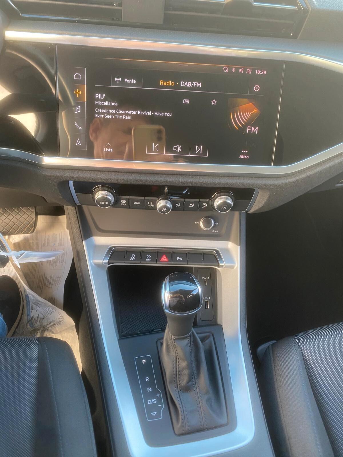Audi Q3 35 TDI S tronic Business