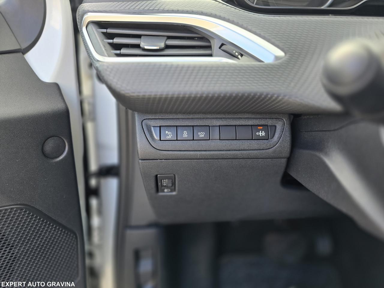 PEUGEOT 2008 ALLURE 1.6hd diesel