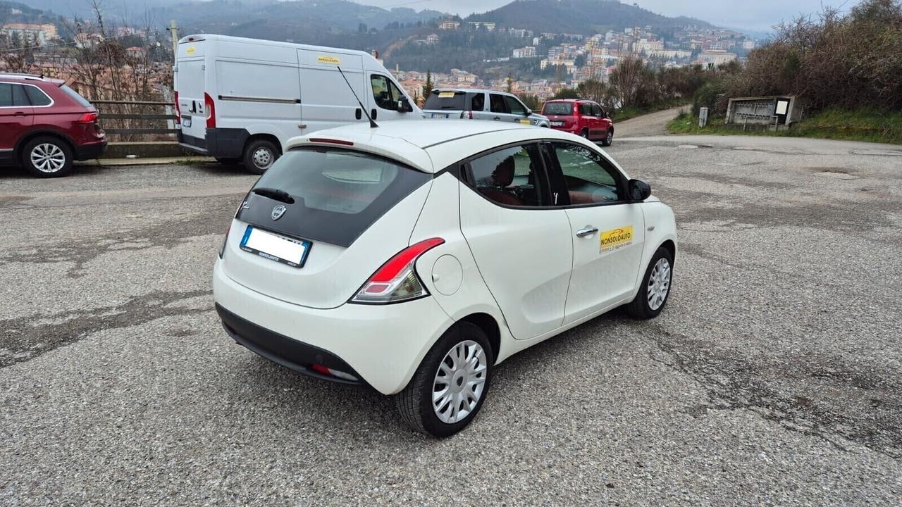 Lancia Ypsilon 1.3 MJ 95CV 5p Gold-Ok NeoPatentati