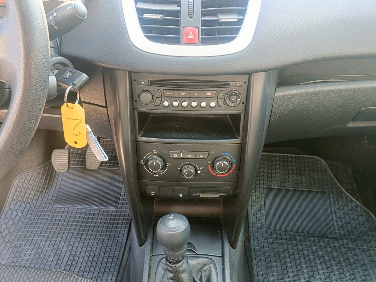 Peugeot 207 1.4 HDi 70CV 5p. X Line OK NEOPATENTATI