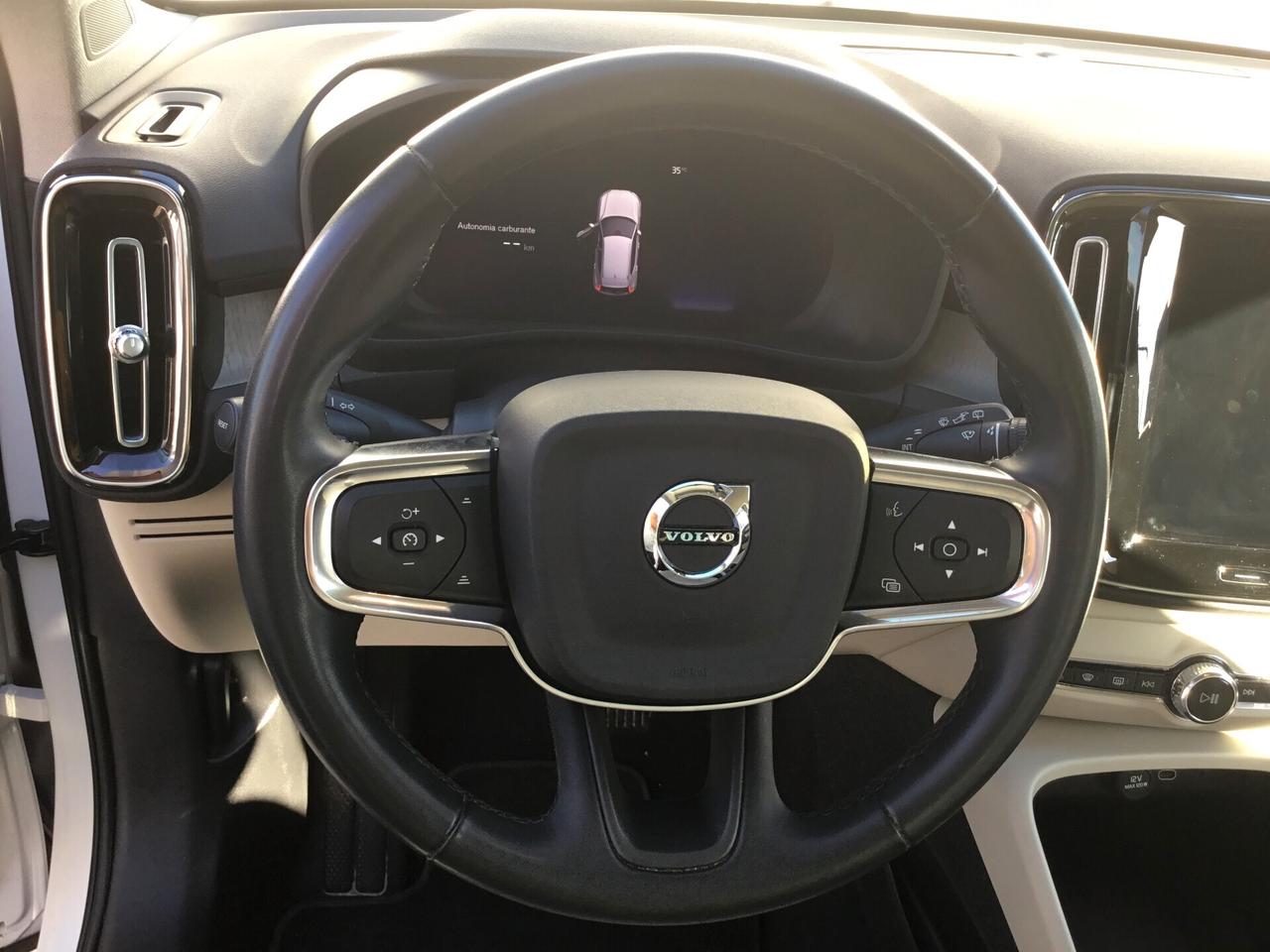 Volvo XC40 B3 automatico Core