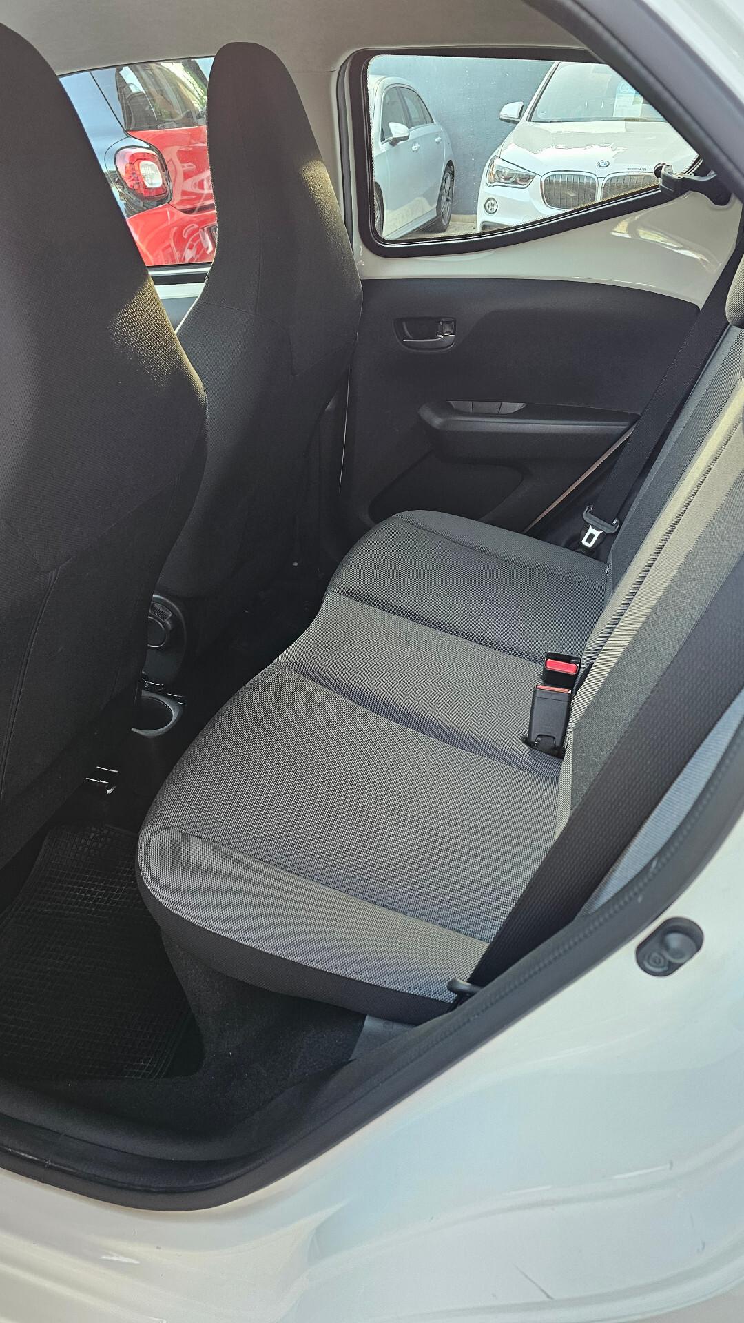 Toyota Aygo Connect 1.0 VVT-i 72 CV 5p. x-play MMT UNIPRO' TAGL UFF